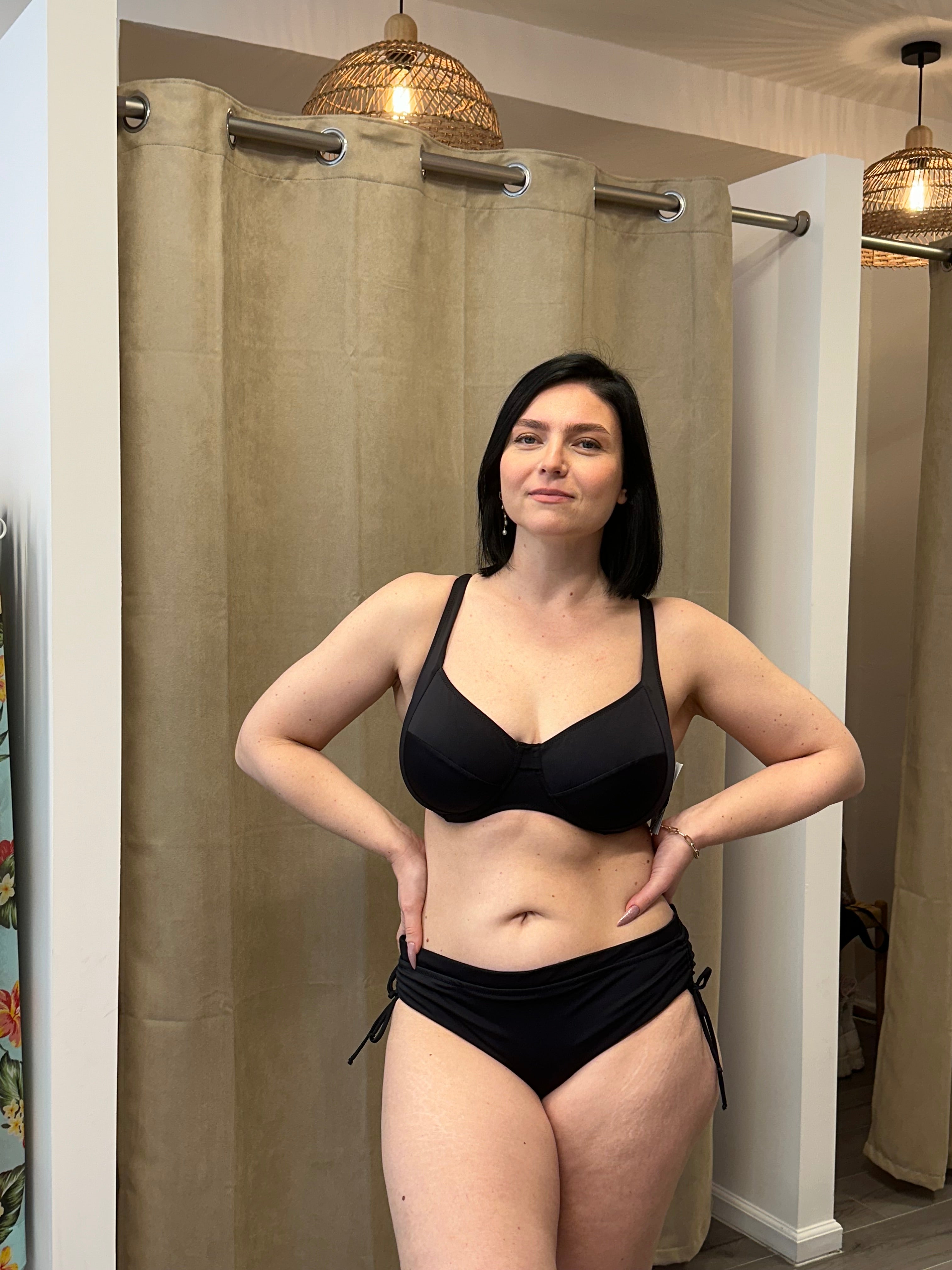 חזיית ביקיני ברזלים מתאים למידת קאפ DD עד E דגם קוסומוי צבע שחור