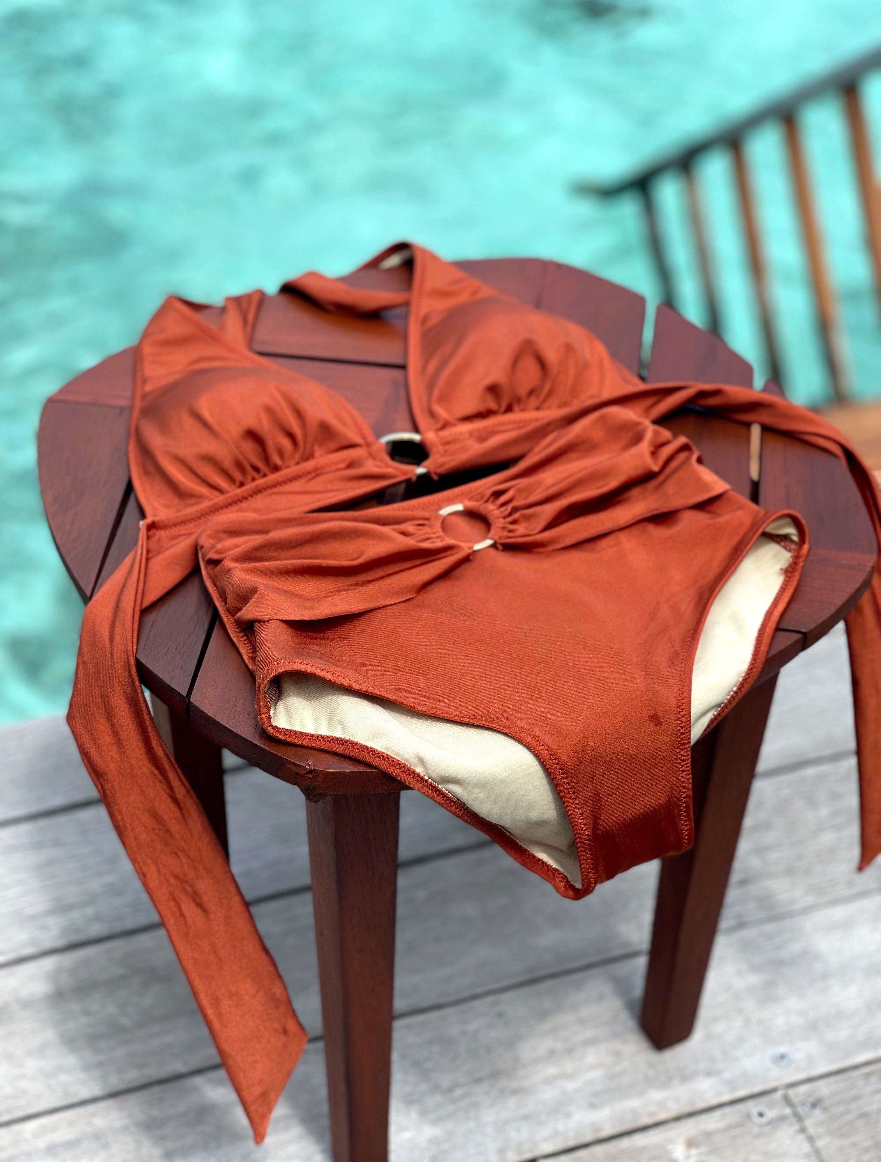 ביקיני תחתון גבוה דגם סהרה צבע קינמון