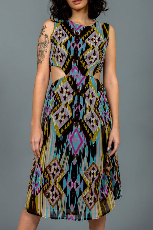 שמלה עם פתחים במותן - הדפס עד מידות 36-40