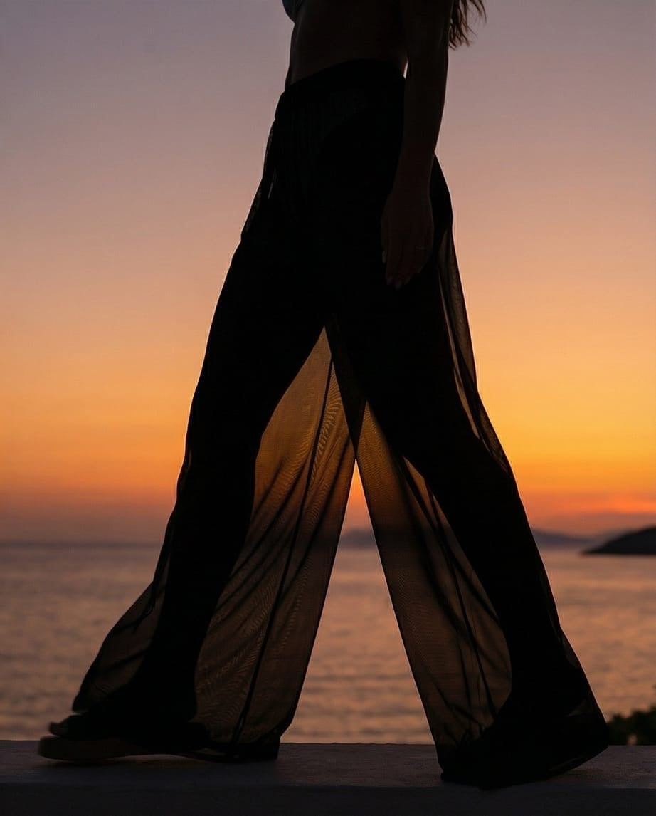 מכנס חוף איביזה – מכנס שיפון שקוף מעל בגד ים