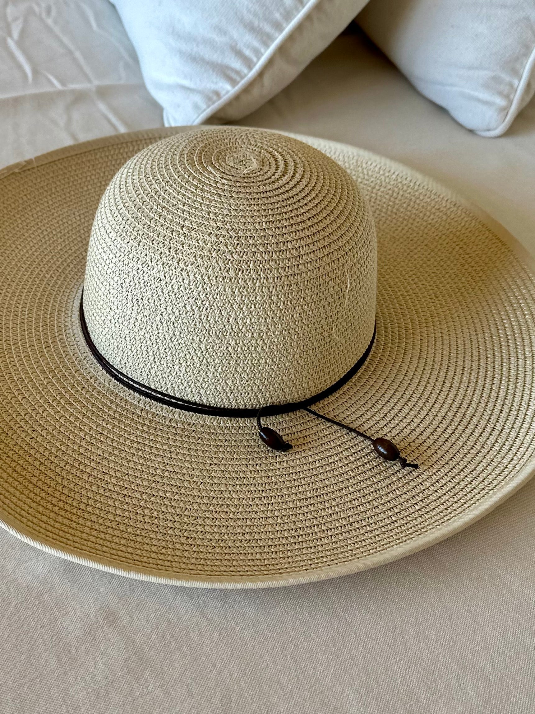 כובע קש רחב שוליים עם שרוך דגם מקסיקו