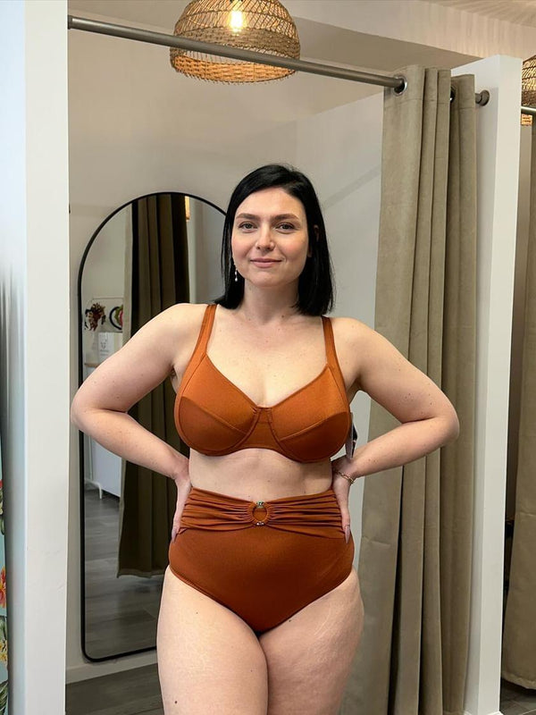 חזיית ברזלים לחזה גדול דגם קוסמוי
צבע חום קינמון